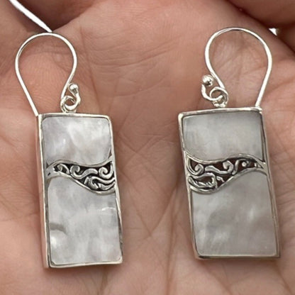 Mother of Pearl Rectangle Earrings (White)