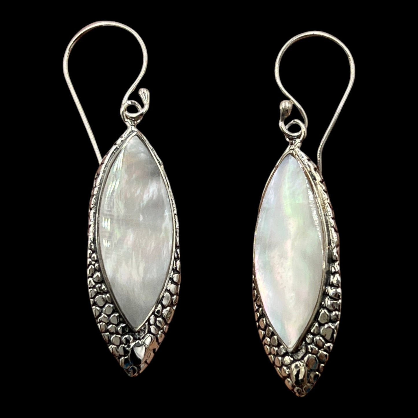 Mother of Pearl Pointed Oval Earrings (White)