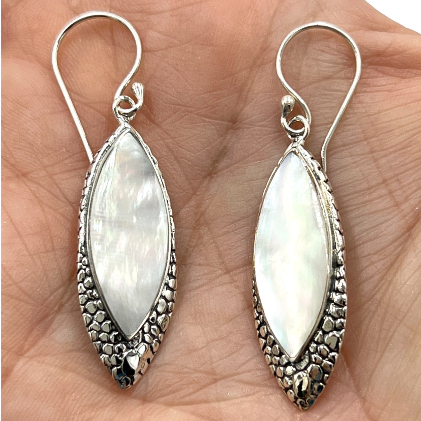 Mother of Pearl Pointed Oval Earrings (White)