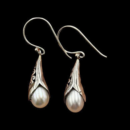 Pearl Earrings in Silver Cone